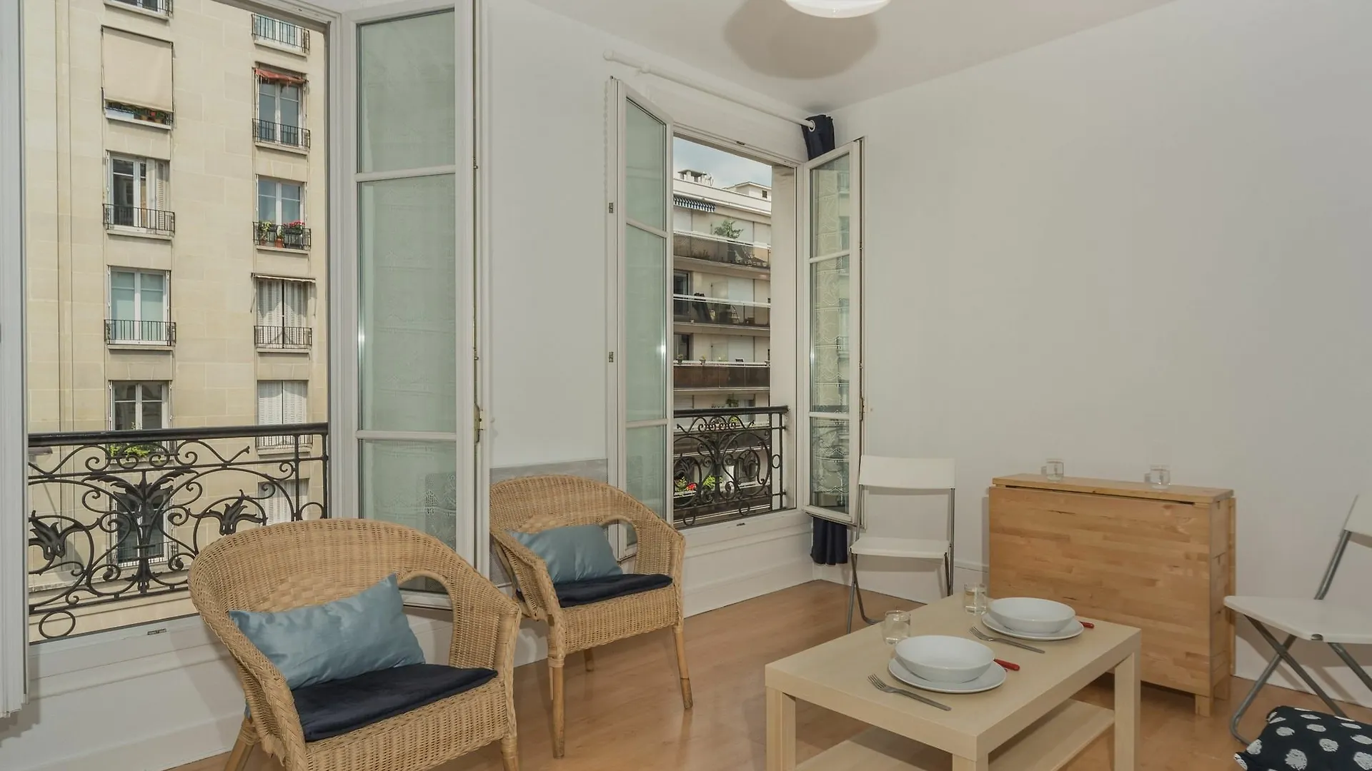 Lecourbe- Eiffel Apartment